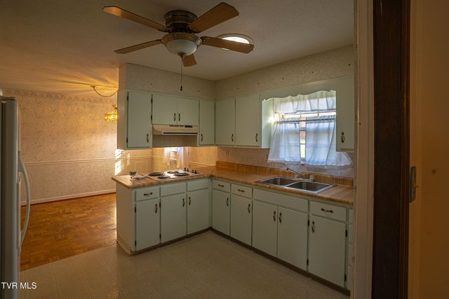 111 Fairlawn Drive, Johnson City, TN 37601