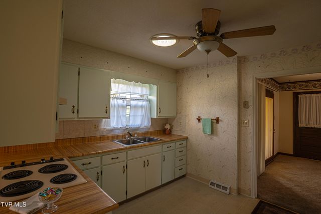 111 Fairlawn Drive, Johnson City, TN 37601