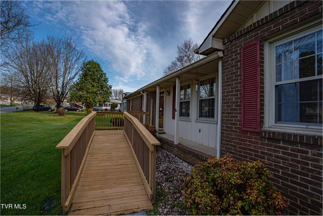 111 Fairlawn Drive, Johnson City, TN 37601