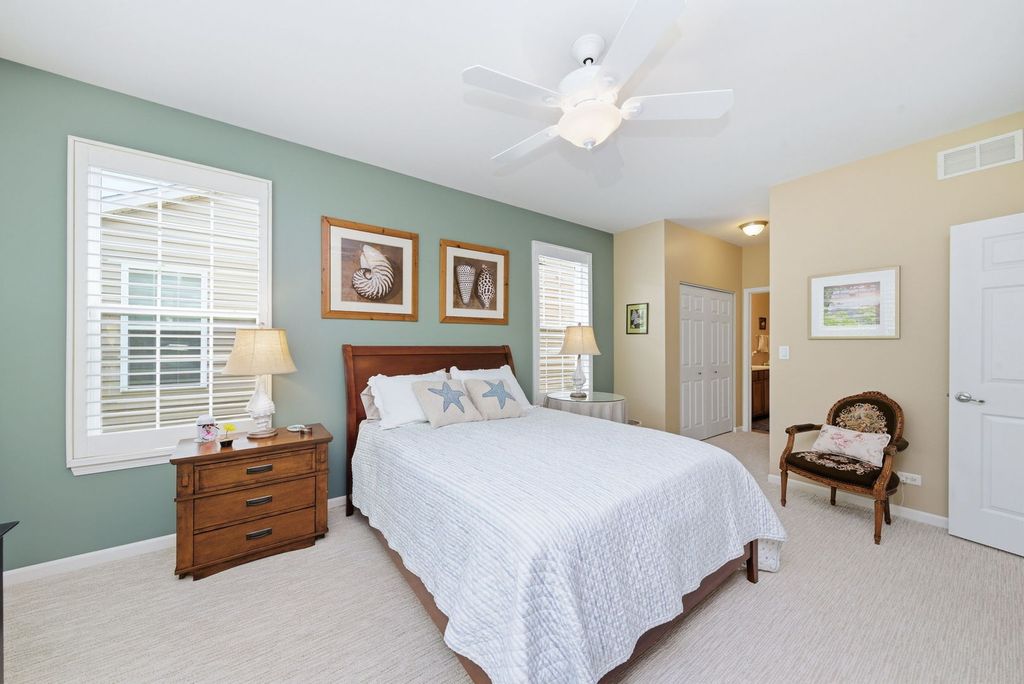 Image 17 of property listing at 1242 Barkston Lane, Aurora, IL 60502