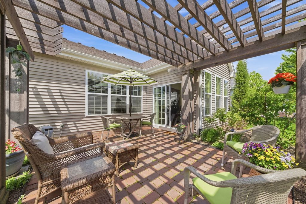 Image 23 of property listing at 1242 Barkston Lane, Aurora, IL 60502