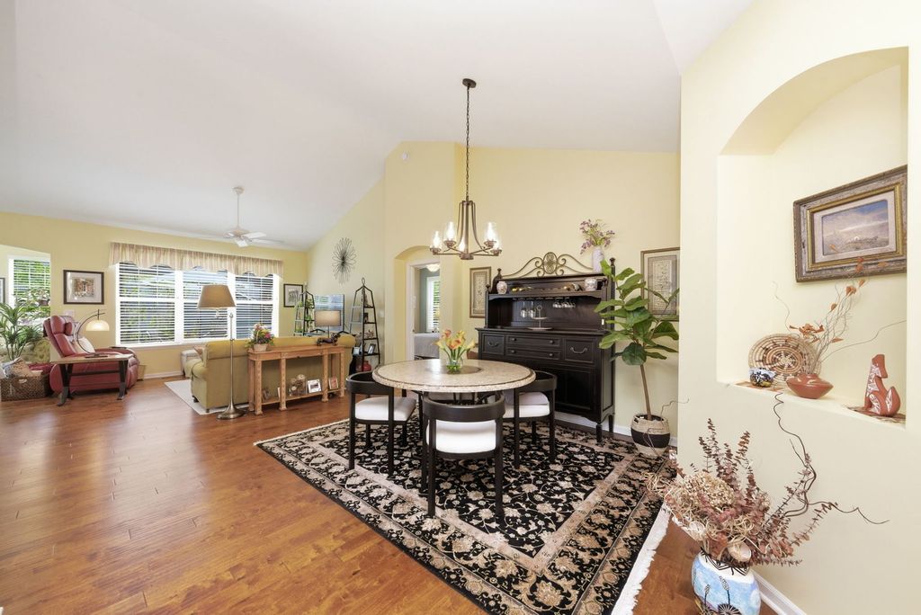 Image 6 of property listing at 1242 Barkston Lane, Aurora, IL 60502