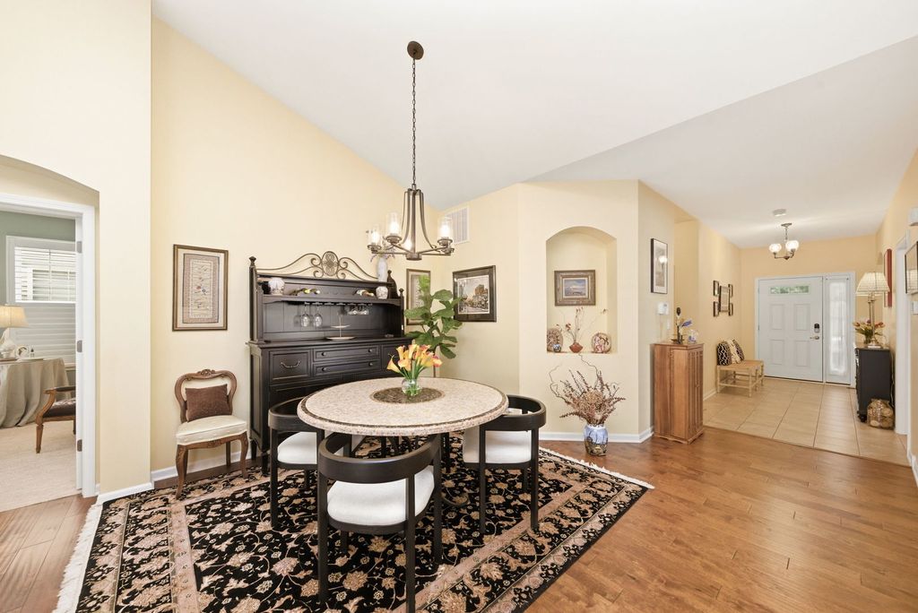 Image 7 of property listing at 1242 Barkston Lane, Aurora, IL 60502