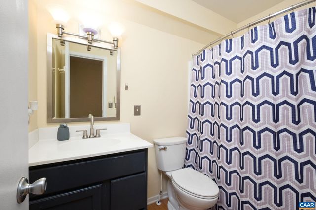 1256 MAPLE VIEW DR, Charlottesville, VA 22902