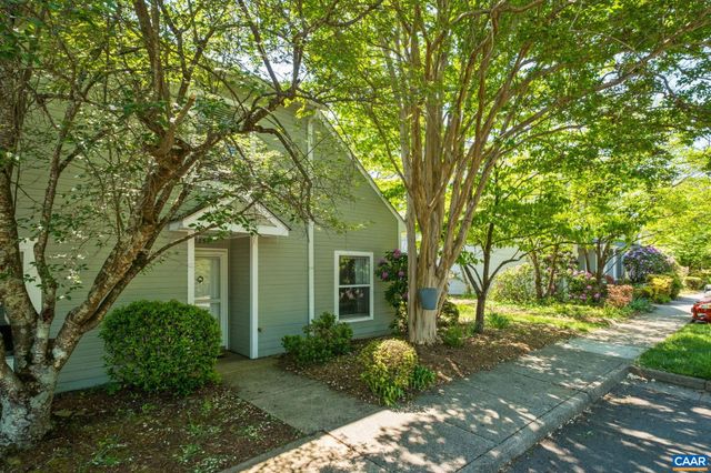 1256 MAPLE VIEW DR, Charlottesville, VA 22902