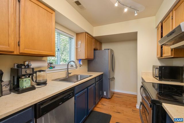 1256 MAPLE VIEW DR, Charlottesville, VA 22902
