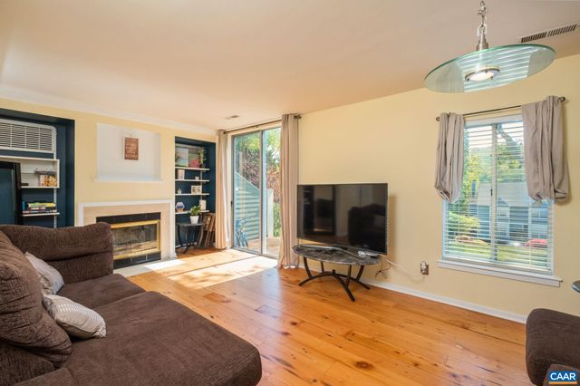 1256 MAPLE VIEW DR, Charlottesville, VA 22902