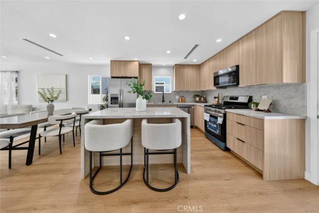 10335 Scoville Avenue, Sunland, CA 91040