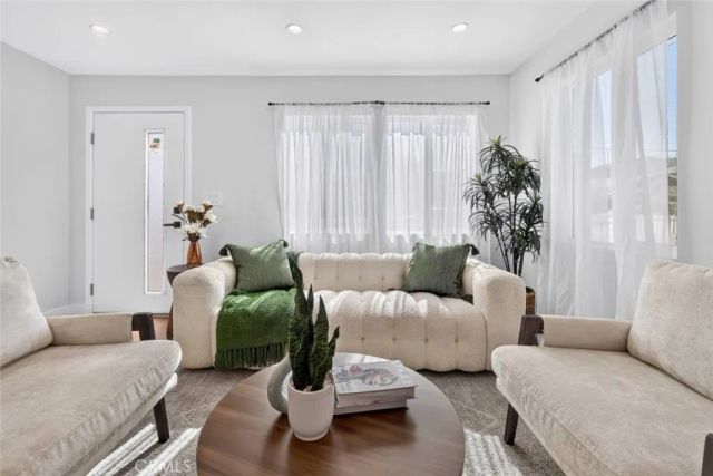 10335 Scoville Avenue, Sunland, CA 91040