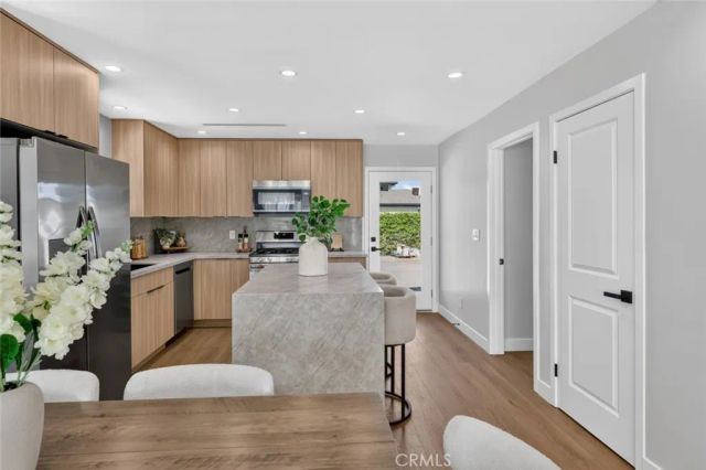 10335 Scoville Avenue, Sunland, CA 91040