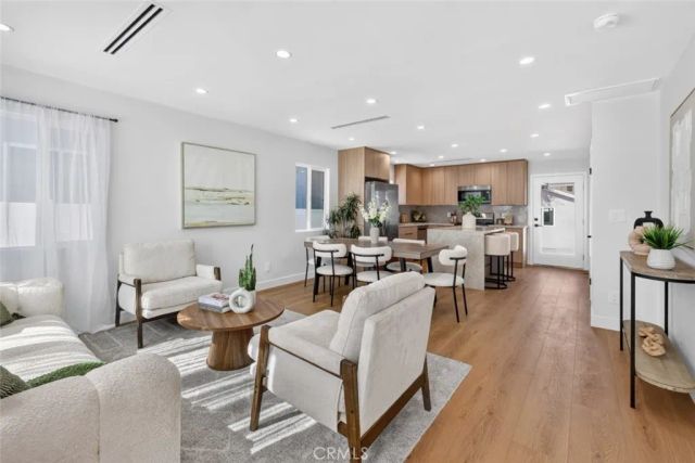 10335 Scoville Avenue, Sunland, CA 91040