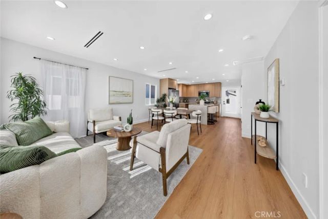 10335 Scoville Avenue, Sunland, CA 91040
