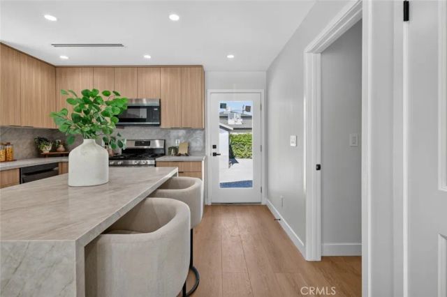 10335 Scoville Avenue, Sunland, CA 91040