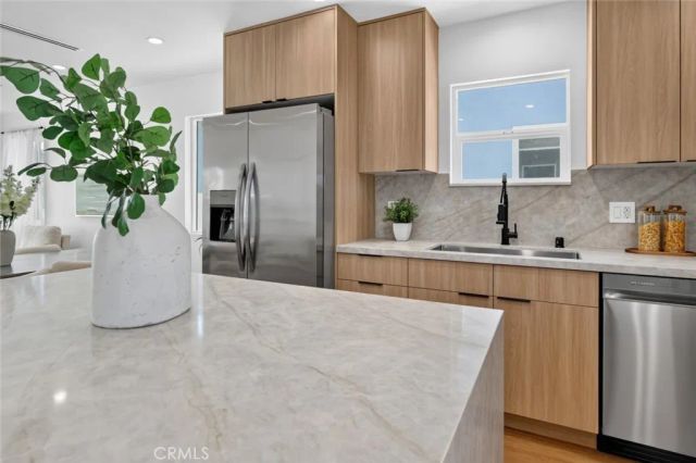 10335 Scoville Avenue, Sunland, CA 91040