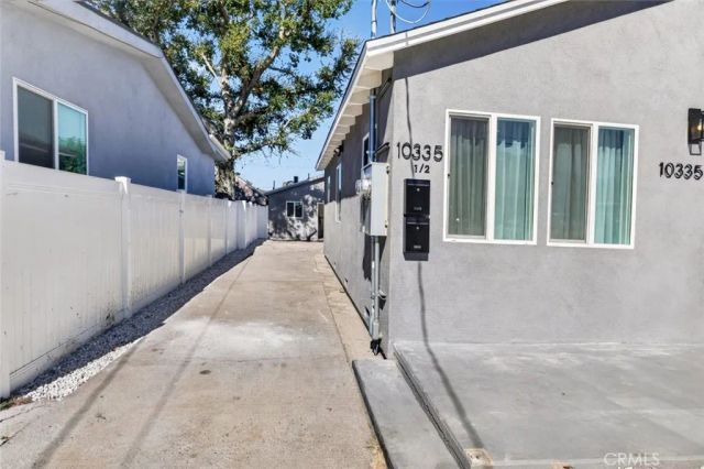 10335 Scoville Avenue, Sunland, CA 91040