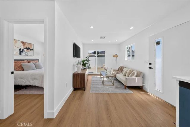 10335 Scoville Avenue, Sunland, CA 91040