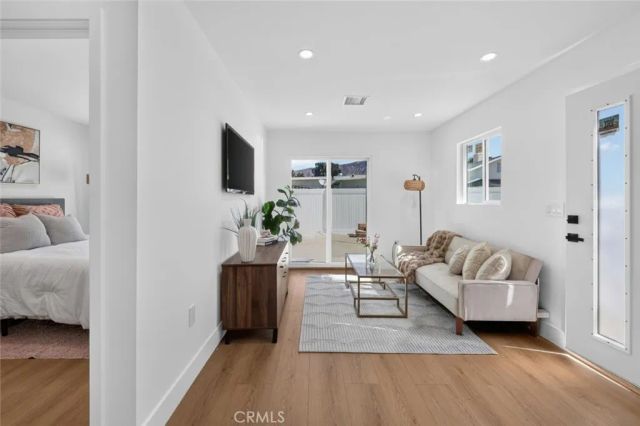 10335 Scoville Avenue, Sunland, CA 91040