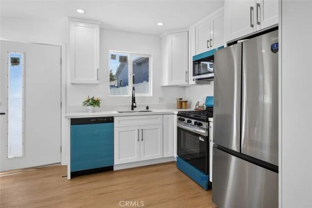 10335 Scoville Avenue, Sunland, CA 91040