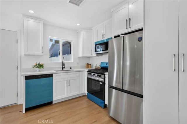 10335 Scoville Avenue, Sunland, CA 91040