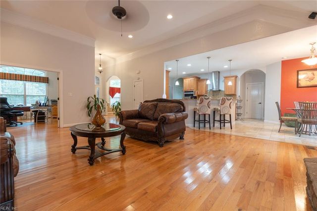 732 Washington DR, Chesapeake, VA 23322