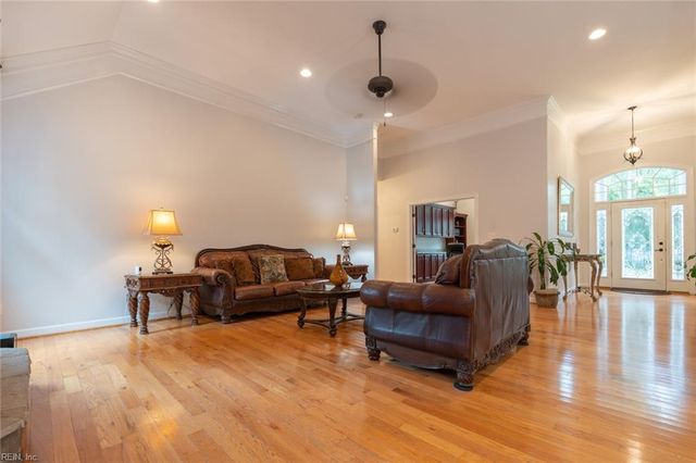 732 Washington DR, Chesapeake, VA 23322