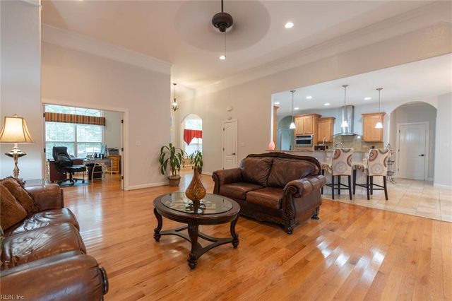 732 Washington DR, Chesapeake, VA 23322