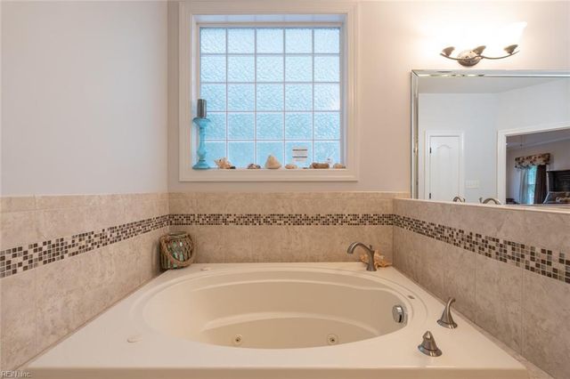 732 Washington DR, Chesapeake, VA 23322