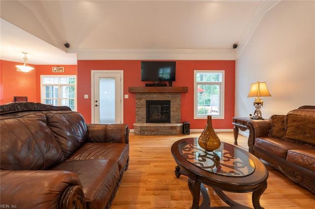 732 Washington DR, Chesapeake, VA 23322