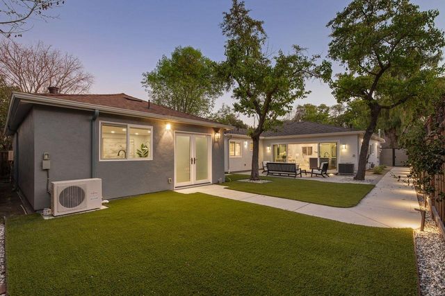 1950 Hackett Avenue, Mountain View, CA 94043