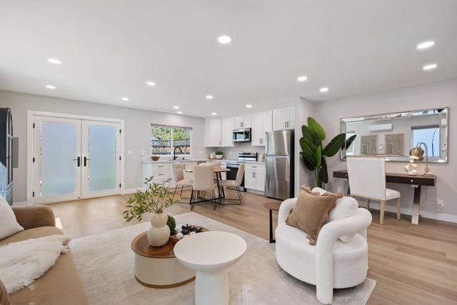 1950 Hackett Avenue, Mountain View, CA 94043