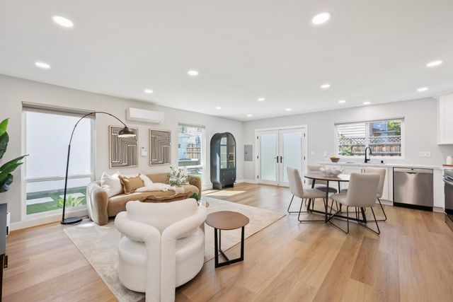 1950 Hackett Avenue, Mountain View, CA 94043