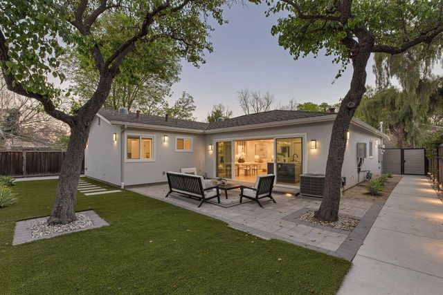 1950 Hackett Avenue, Mountain View, CA 94043