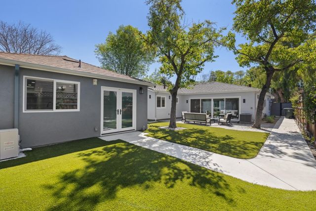 1950 Hackett Avenue, Mountain View, CA 94043
