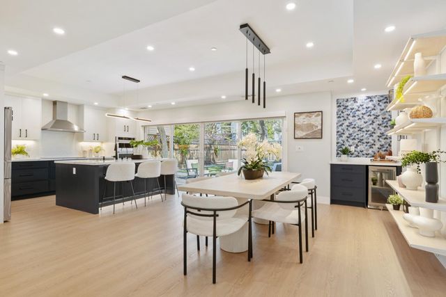 1950 Hackett Avenue, Mountain View, CA 94043