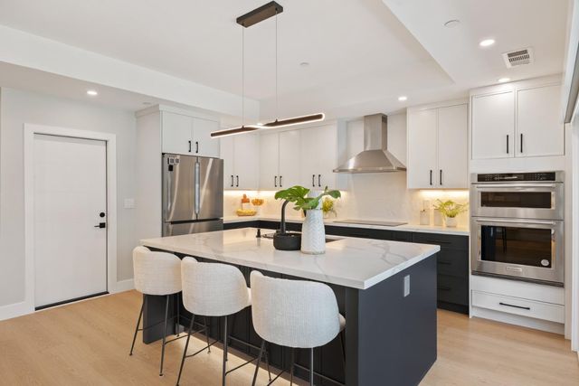 1950 Hackett Avenue, Mountain View, CA 94043