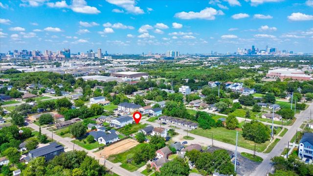 3550 Mount Pleasant Street, Houston, TX 77021