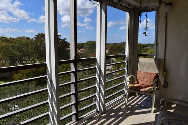 1300 Saint Charles Place 617, Pembroke Pines, FL 33026