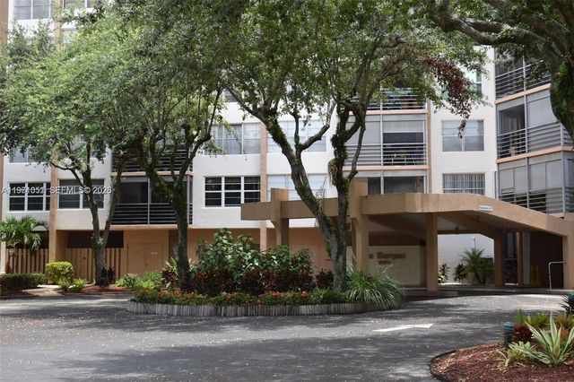 1300 Saint Charles Place 617, Pembroke Pines, FL 33026