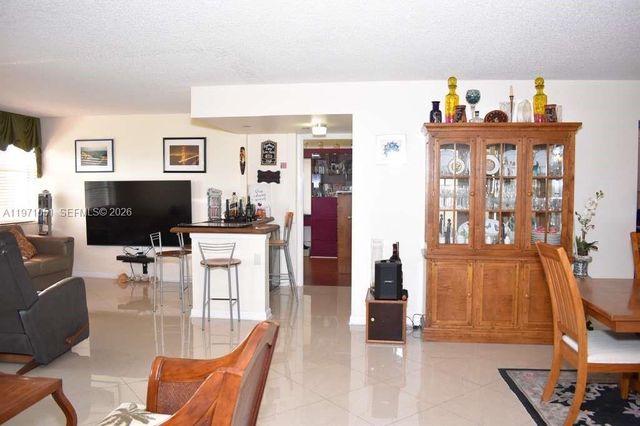 1300 Saint Charles Place 617, Pembroke Pines, FL 33026