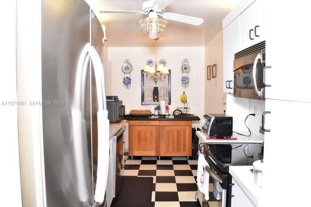 1300 Saint Charles Place 617, Pembroke Pines, FL 33026