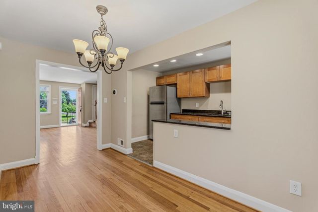 586 LUCIA AVE, Baltimore, MD 21229