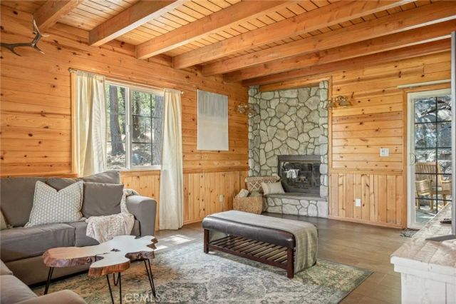 24071 Fern Glen, Crestline, CA 92325