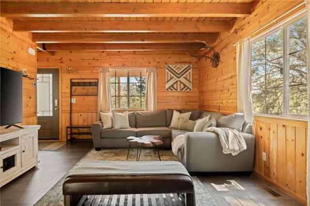 24071 Fern Glen, Crestline, CA 92325