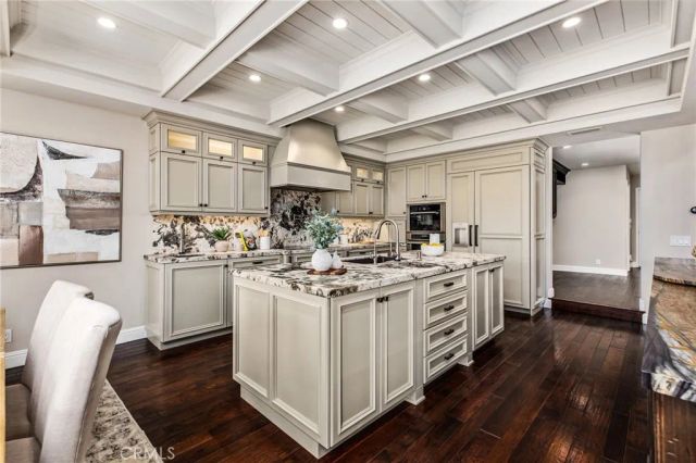 30266 Skippers Way, Canyon Lake, CA 92587