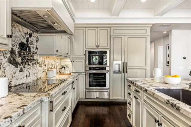 30266 Skippers Way, Canyon Lake, CA 92587