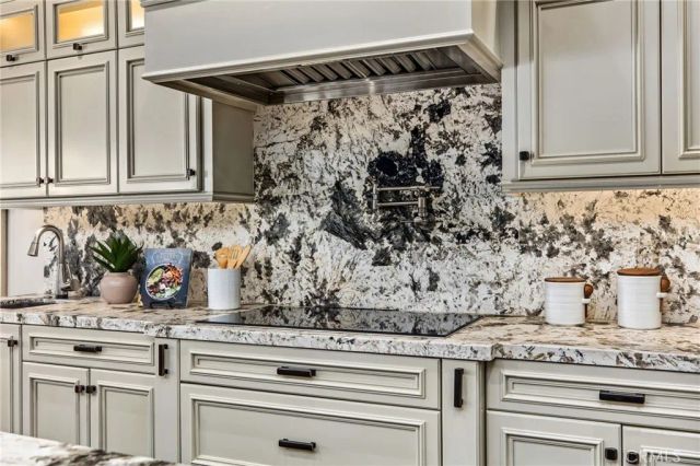 30266 Skippers Way, Canyon Lake, CA 92587