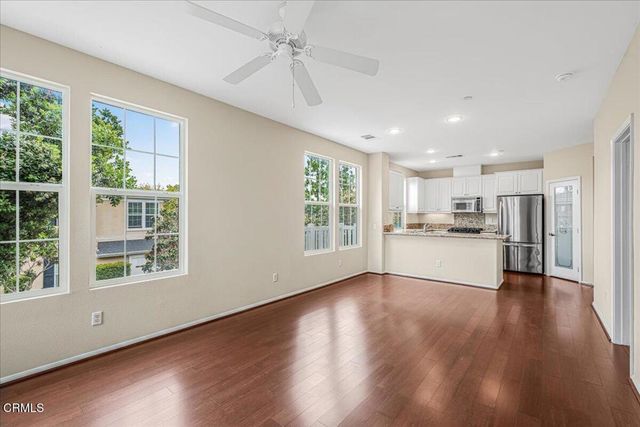 990 Holiday Avenue, Ventura, CA 93003
