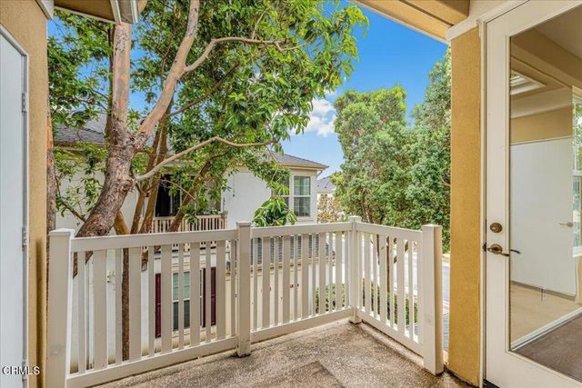 990 Holiday Avenue, Ventura, CA 93003