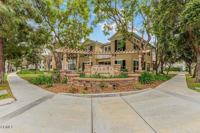 990 Holiday Avenue, Ventura, CA 93003