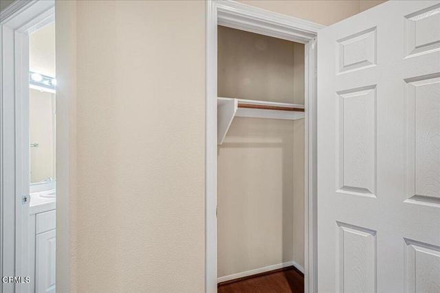990 Holiday Avenue, Ventura, CA 93003